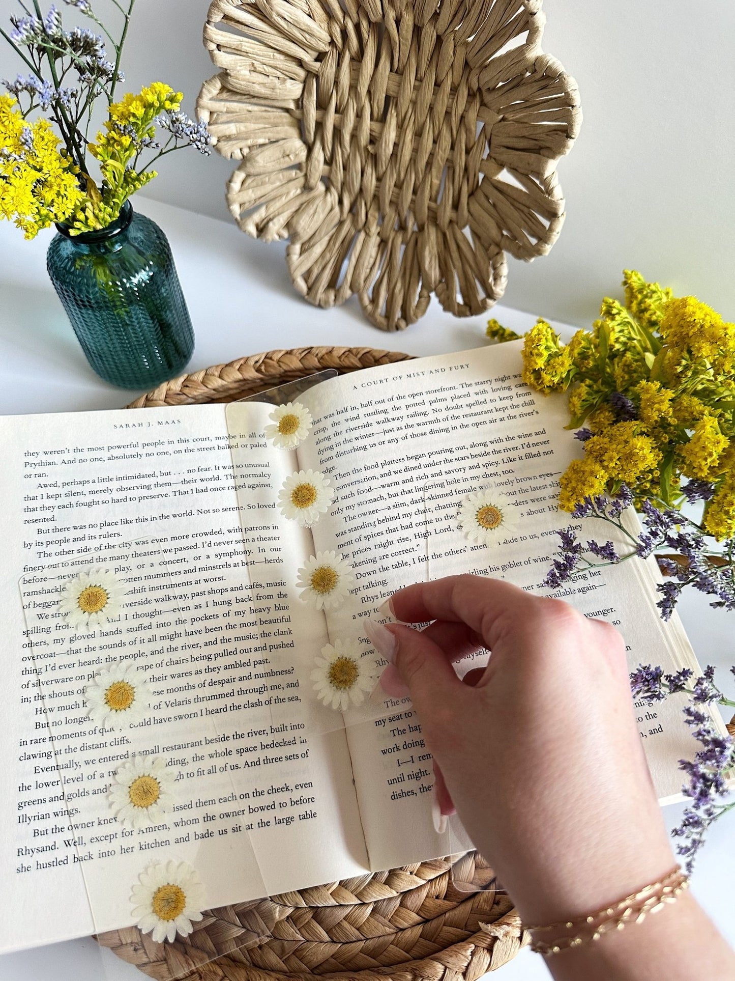 pressed daisy bookmark