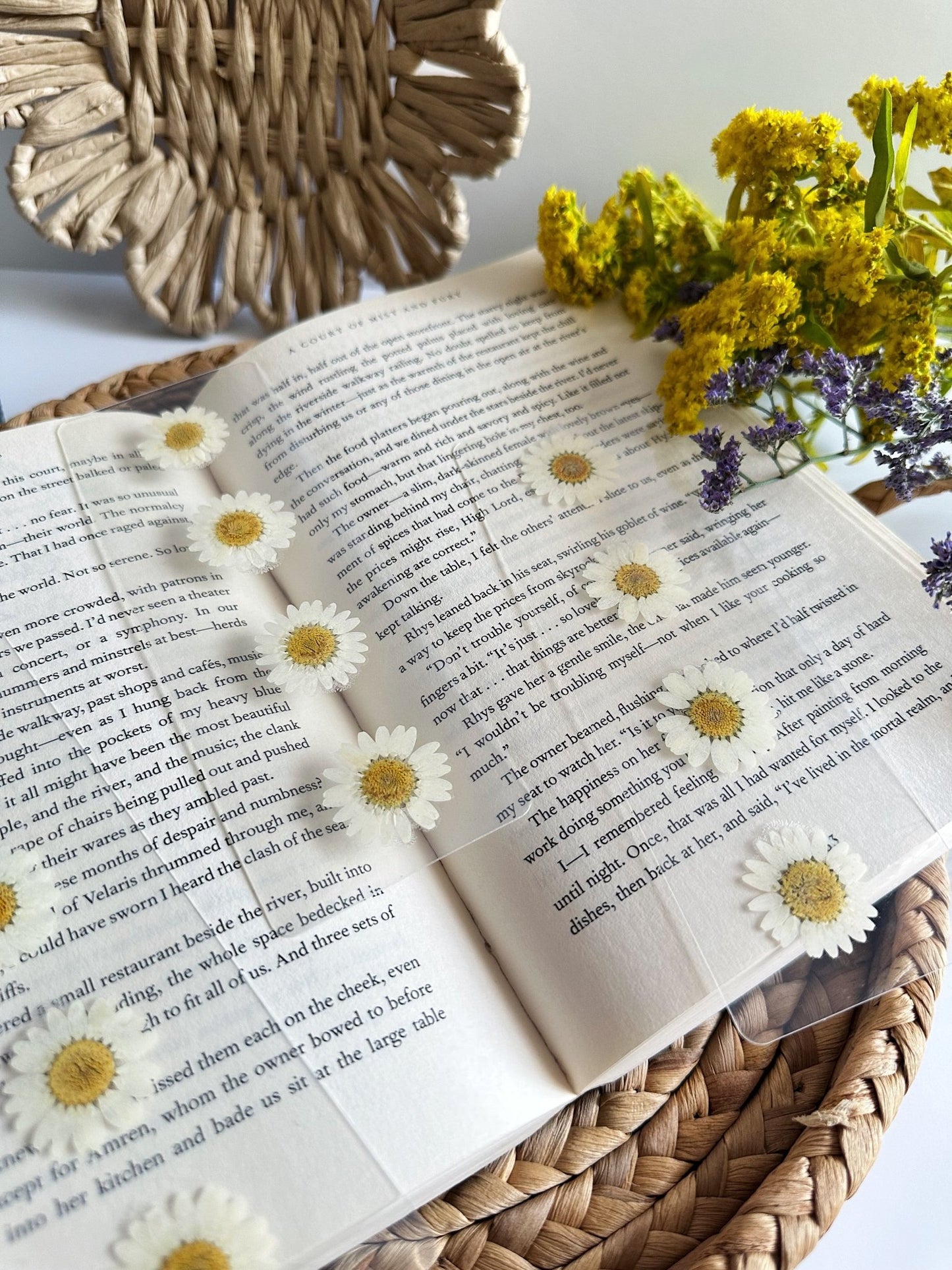 pressed daisy bookmark