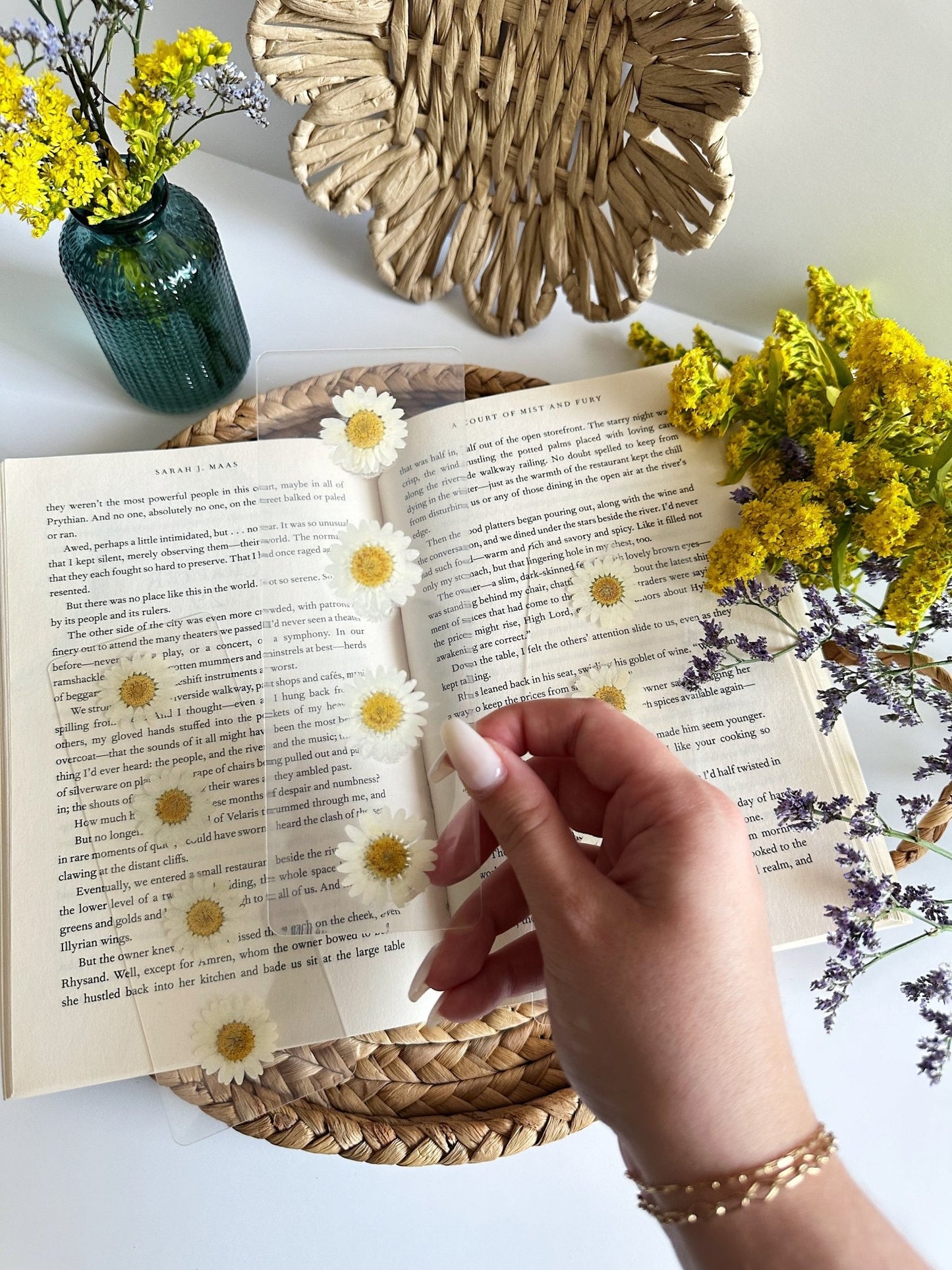 pressed daisy bookmark